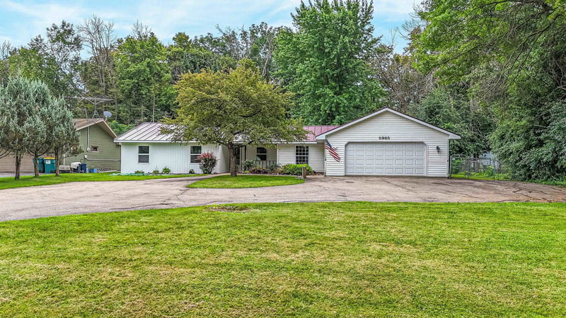 5985 Indian Shores Rd, Winneconne, WI 54986