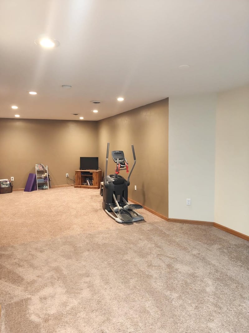 388 Wooden Shoe Cir, Kaukauna, WI 54130
