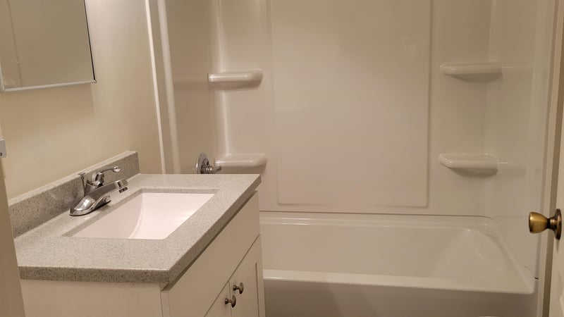 2150 Cardinal Ln, Green Bay, WI 54313-7725