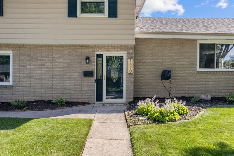 1420 Riverdale Dr, Appleton, WI 54914-4815