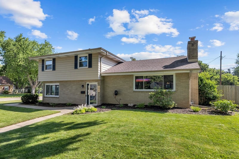 1420 Riverdale Dr, Appleton, WI 54914-4815