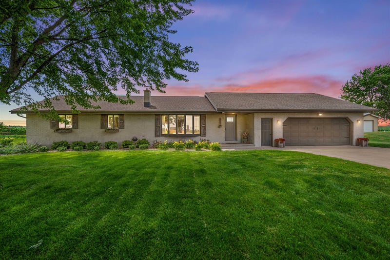 N2781 Maloney Rd, Freedom, WI 54130