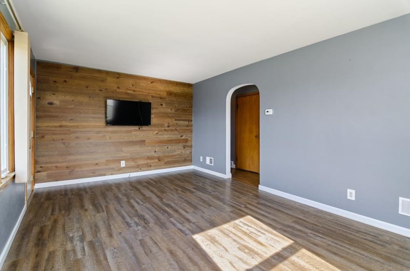 335 Cedar St, Pulaski, WI 54162