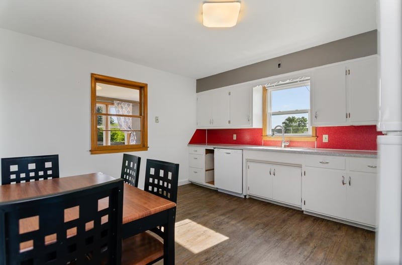335 Cedar St, Pulaski, WI 54162
