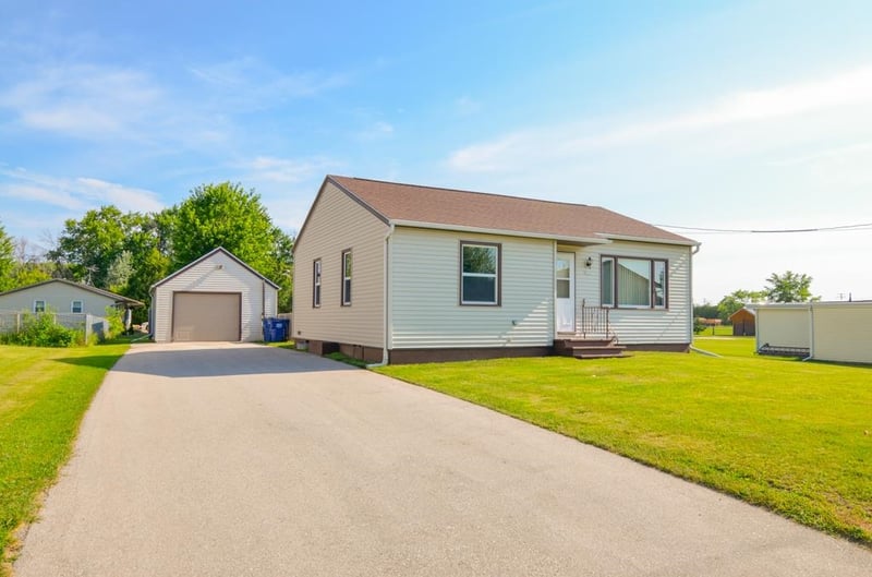 335 Cedar St, Pulaski, WI 54162