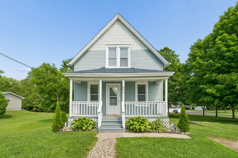 646 Mill St, Hortonville, WI 54944