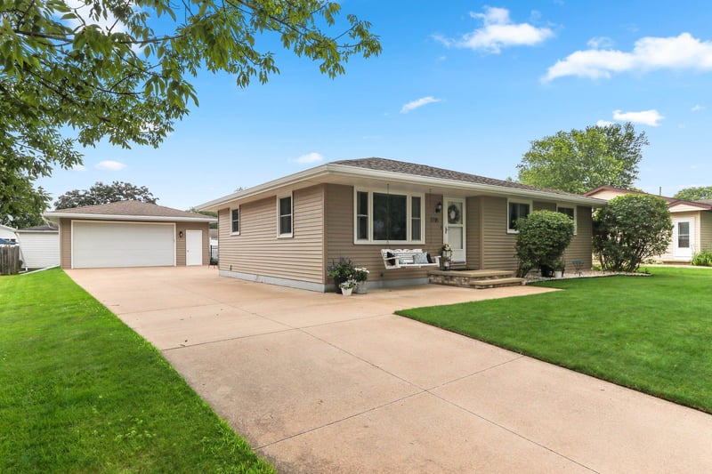 1718 Schaefer Cir, Appleton, WI 54915