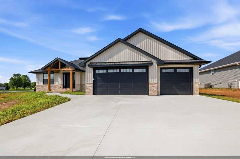 2749 Stelor Dr, Green Bay, WI 54311