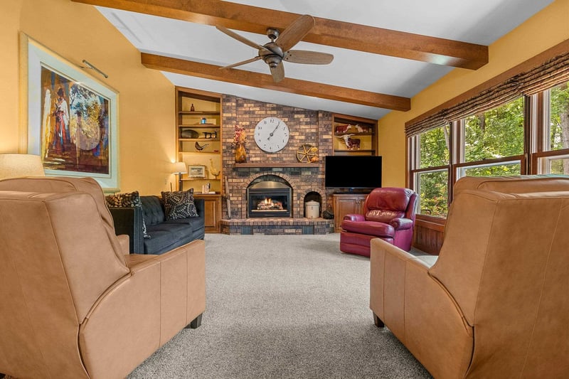 2026 Candle Way, Green Bay, WI 54304-1841
