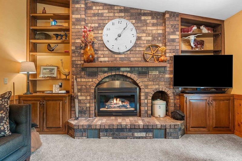 2026 Candle Way, Green Bay, WI 54304-1841
