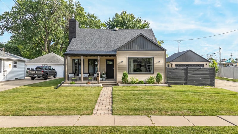 209 17th St, Kaukauna, WI 54130