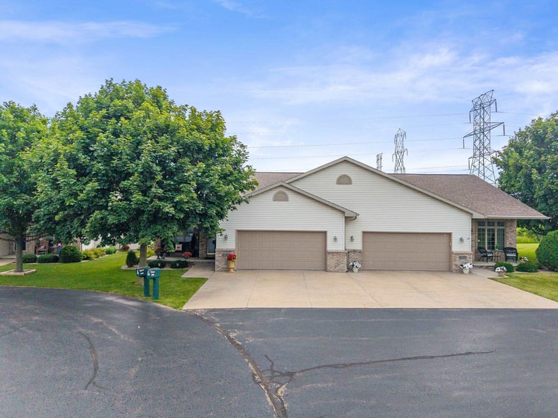 1910 Sylvan Ave, Appleton, WI 54915