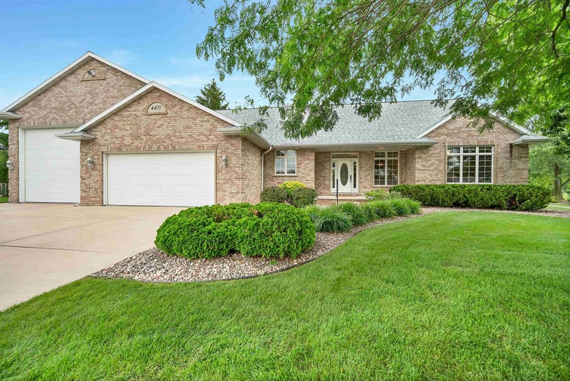 4471 Touchstone Ct, Oneida, WI 54155