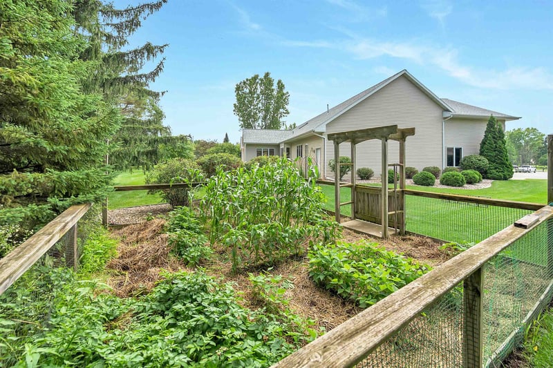 4471 Touchstone Ct, Oneida, WI 54155