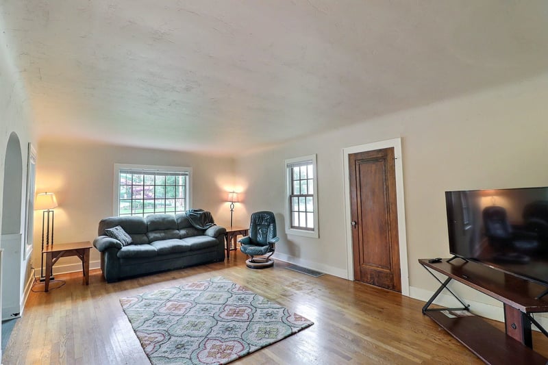221 Gray St, Green Bay, WI 54303