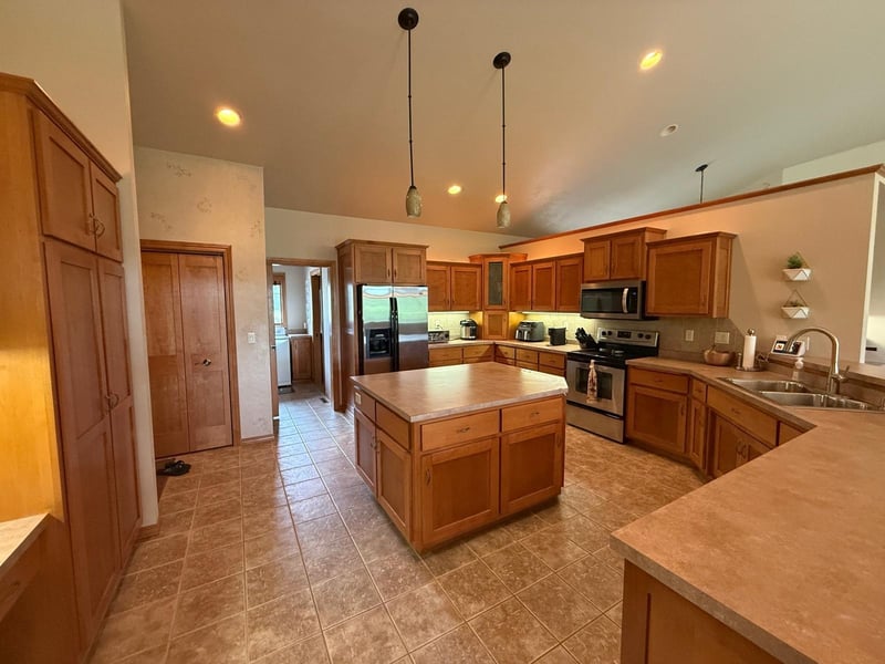 568 Royal St Pats Dr, Wrightstown, WI 54180