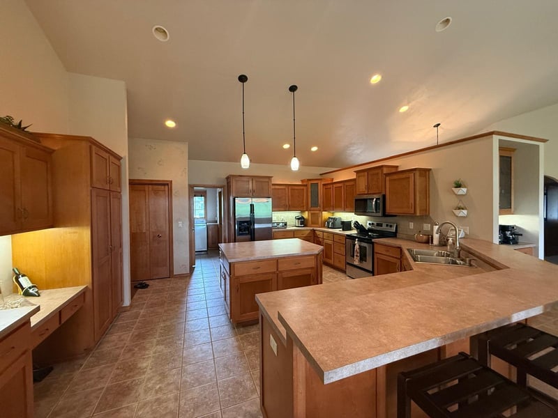 568 Royal St Pats Dr, Wrightstown, WI 54180