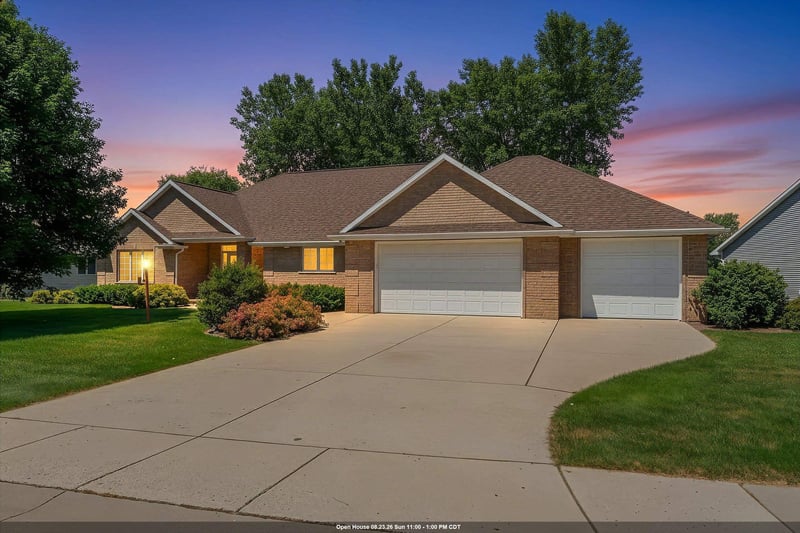 568 Royal St Pats Dr, Wrightstown, WI 54180