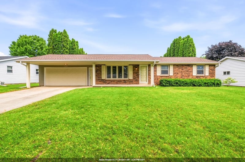 519 Robert Ln, Green Bay, WI 54311