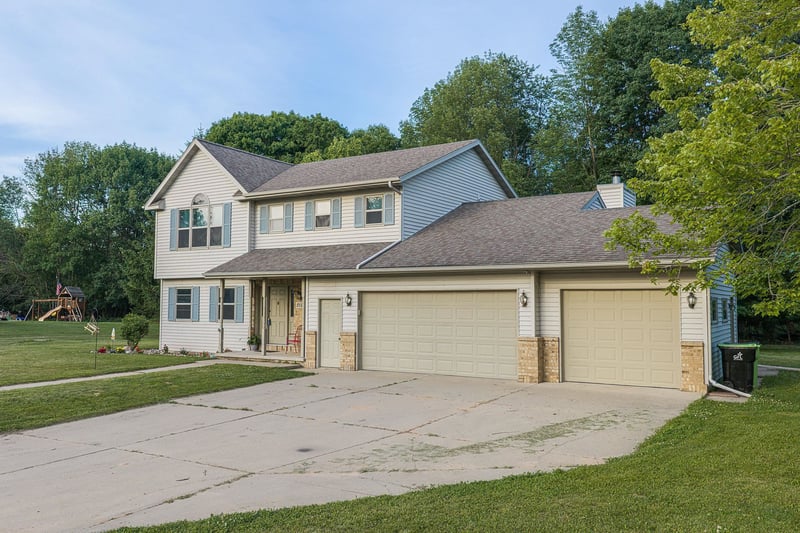 212 Birch Ave, Gillett, WI 54124