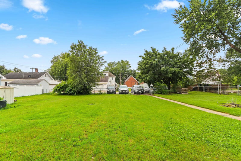 1352 Day St, Green Bay, WI 54302