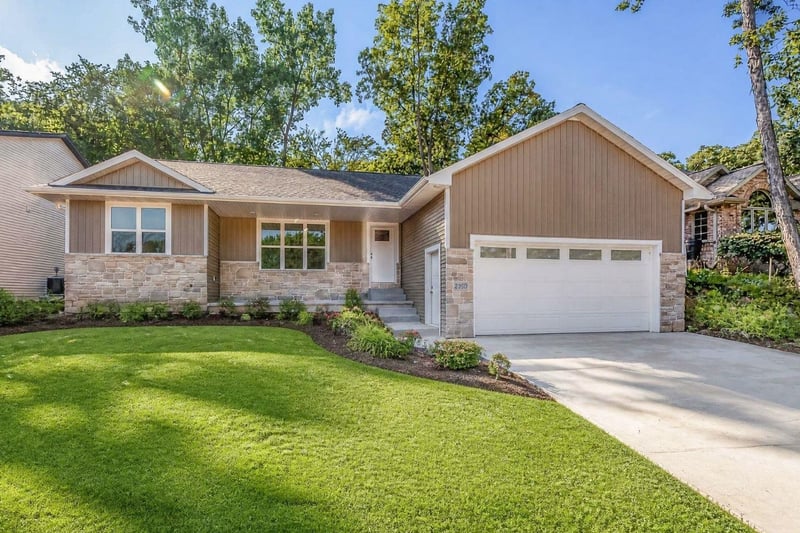 2480 Brenner Pl, Green Bay, WI 54301