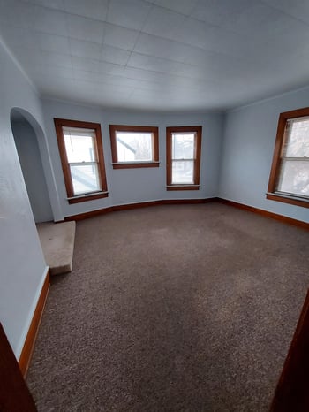 920 Dousman St, Green Bay, WI 54303-2933