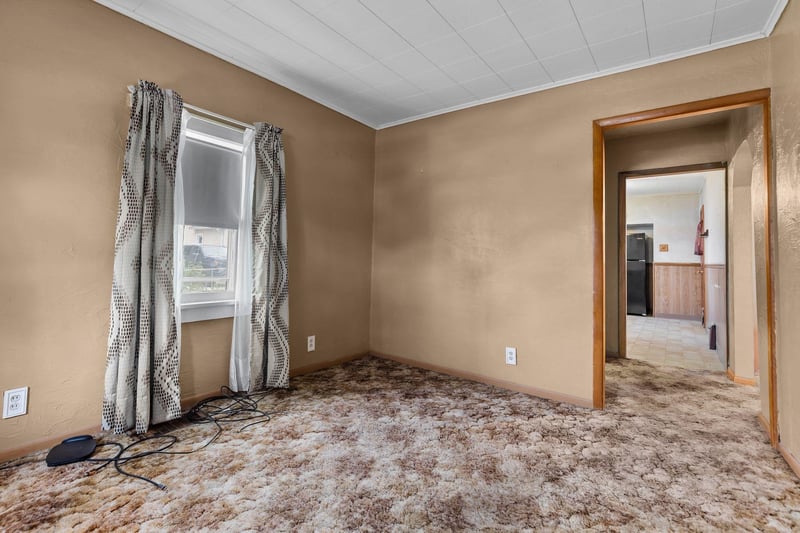 1073 Caroline St, Green Bay, WI 54303