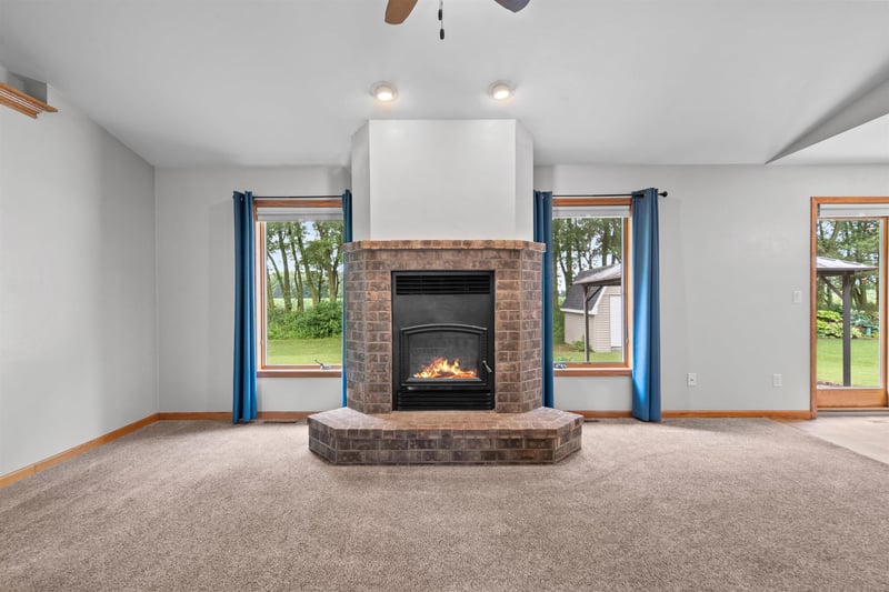 290 Royal St Pats Dr, Wrightstown, WI 54180