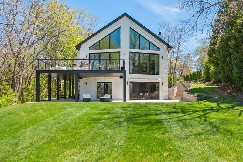 2080 Greenleaf Rd, De Pere, WI 54115