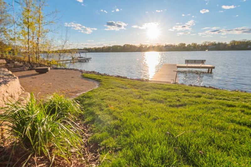2080 Greenleaf Rd, De Pere, WI 54115