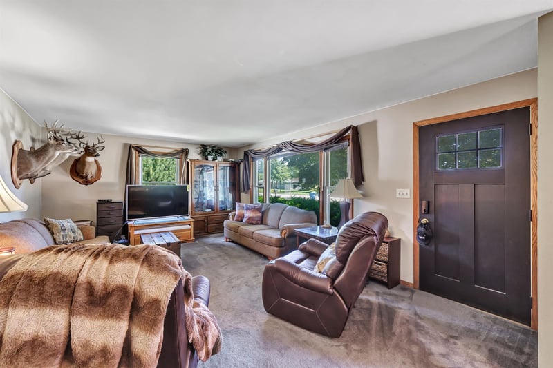 N4027 Mchugh Rd, Freedom, WI 54130