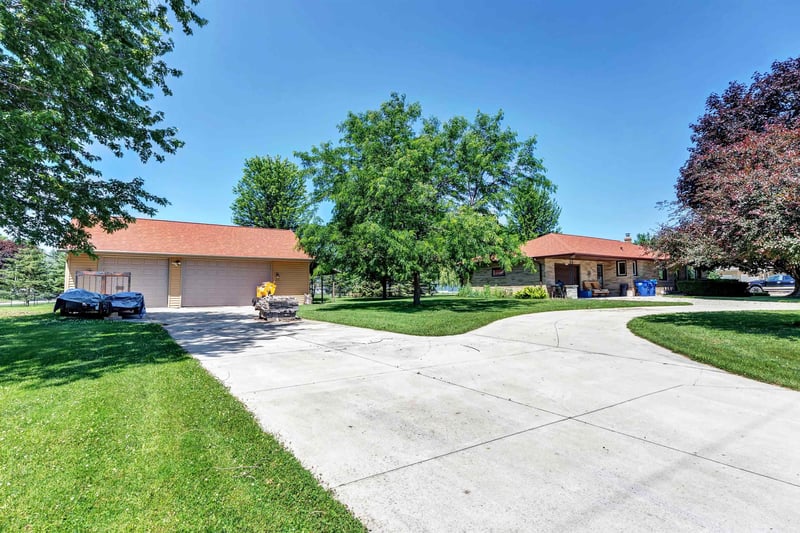 N4027 Mchugh Rd, Freedom, WI 54130