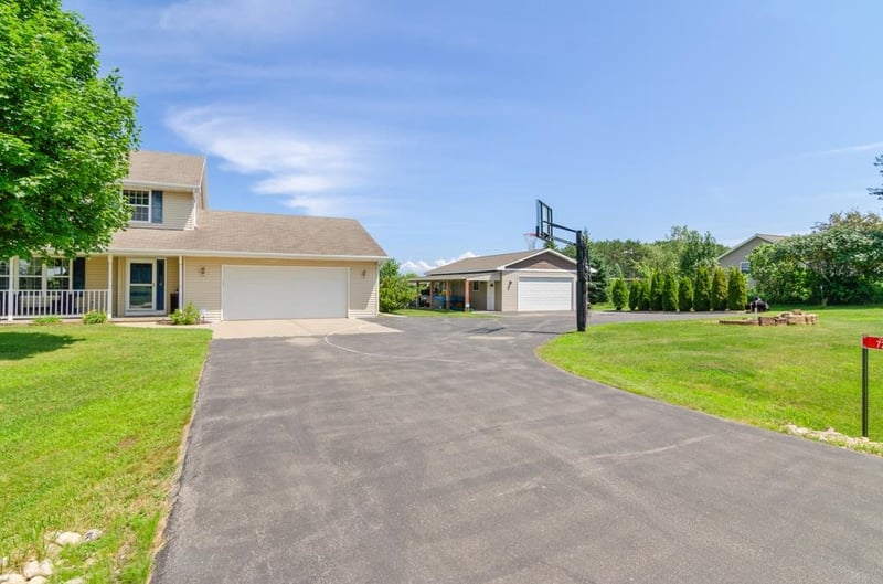 720 Circle Hill Ln, Sobieski, WI 54171-9211