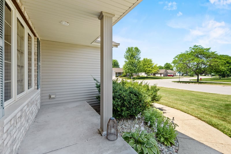 N9421 Olde Oak Tree Ct, Appleton, WI 54915