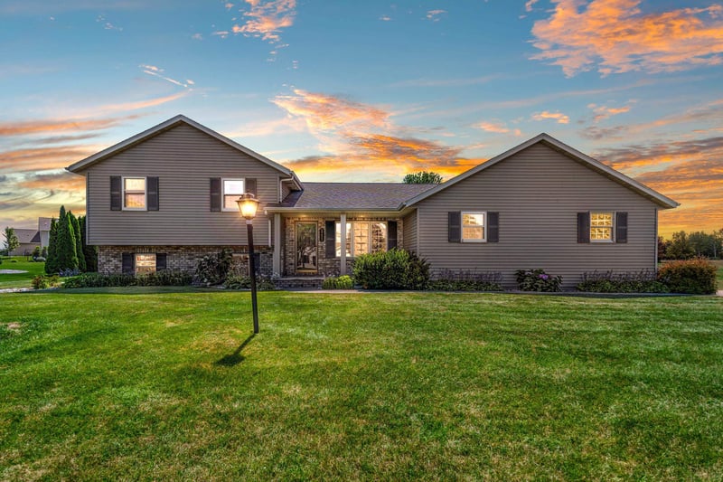 N9421 Olde Oak Tree Ct, Appleton, WI 54915