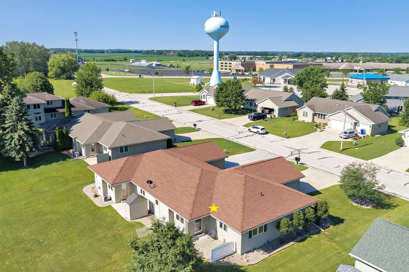 467 Longwood Ln, Wrightstown, WI 54180-1227