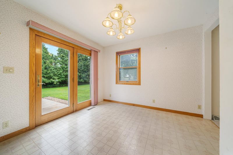 619 Riverview Dr, Winneconne, WI 54986