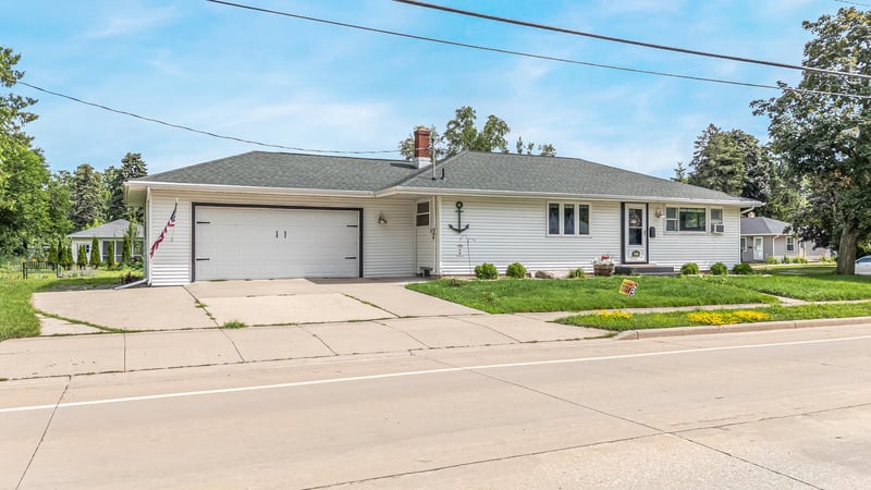 312 Cecil St, Neenah, WI 54956