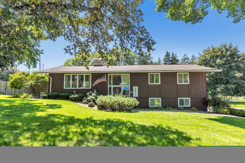 101 Roselawn Blvd, Green Bay, WI 54301-1301