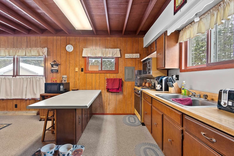17311 Presbyterian Rd, Townsend, WI 54175