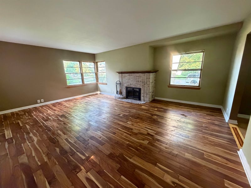 822 Evans St, Oshkosh, WI 54901