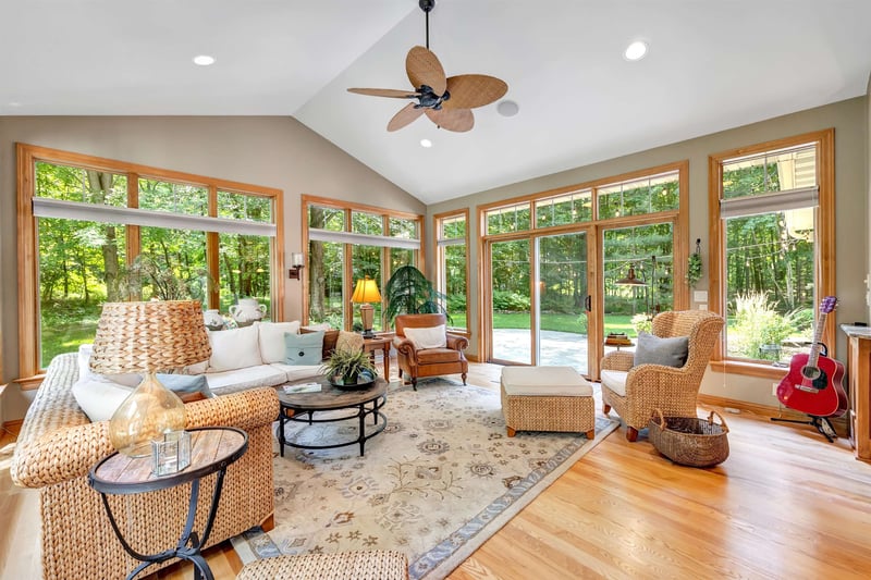 5763 Havenwood Hills Dr, Little Suamico, WI 54141