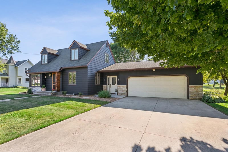 221 Market St, Potter, WI 54160