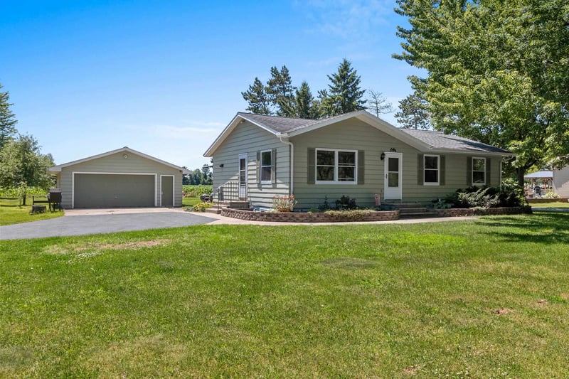 13186 Lakeview Ct, Pound, WI 54161
