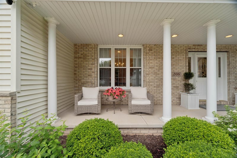 208 Apple Creek Rd, Appleton, WI 54913
