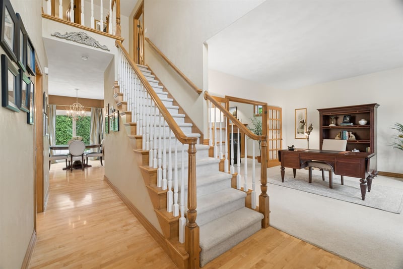 208 Apple Creek Rd, Appleton, WI 54913