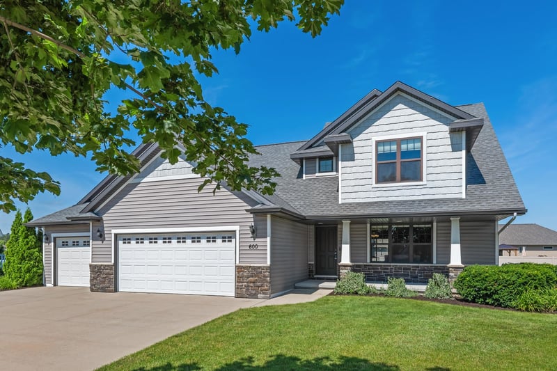 600 Castlestone Ct, Oneida, WI 54155-9384