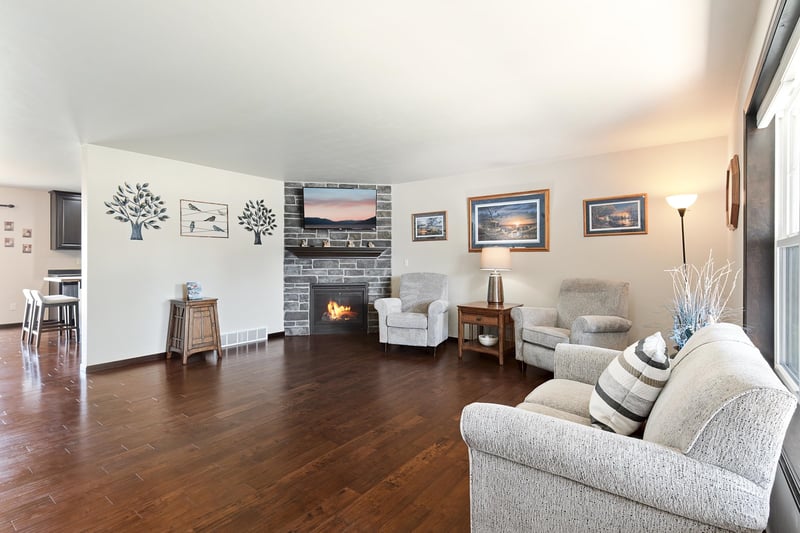 600 Castlestone Ct, Oneida, WI 54155-9384