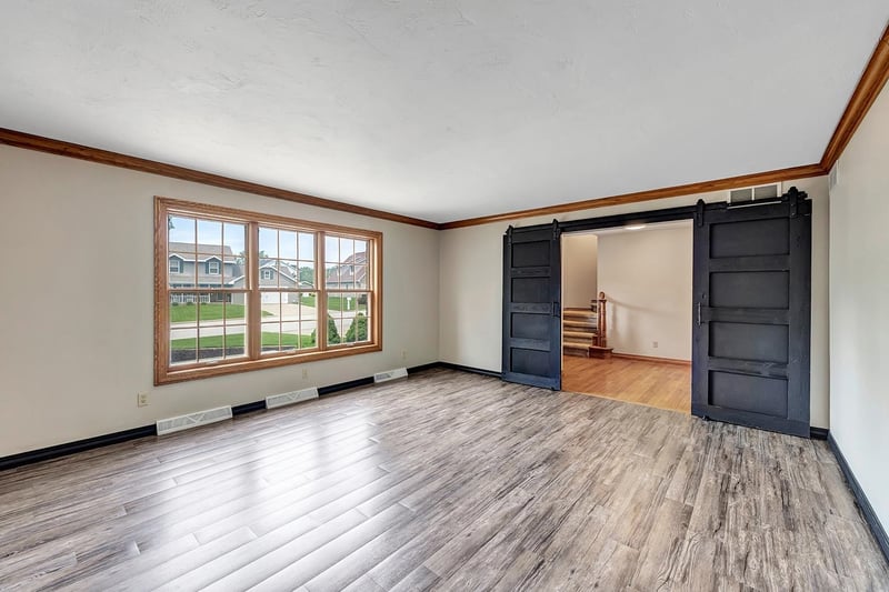 2752 Woodland Hills Ct, Green Bay, WI 54311